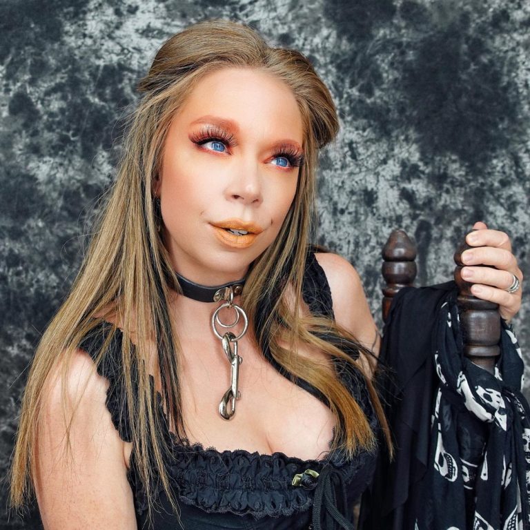 Grav3yardgirl photo