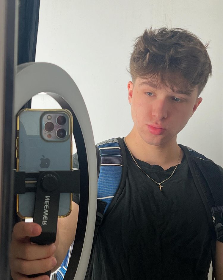 Canadian TikTok Star Owen Olivers